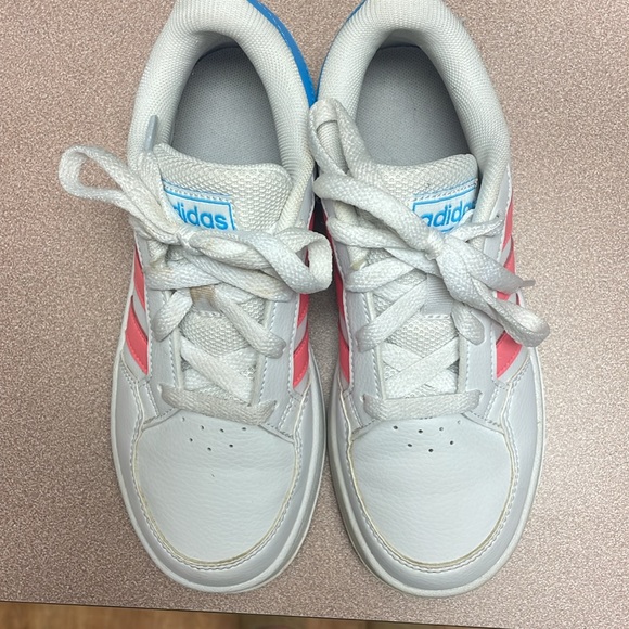 Girls Adidas Sneakers - Size 2 - Picture 4 of 9